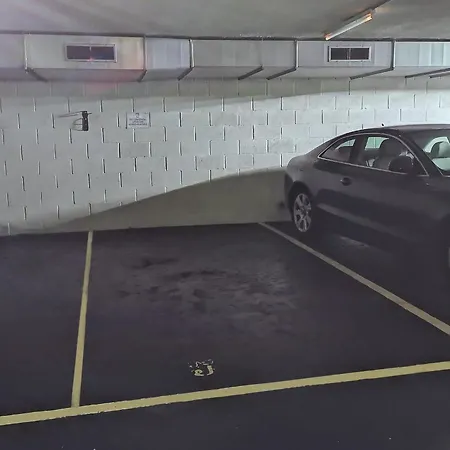 Donostia, A Pocos Pasos De La Playa De La Concha. *