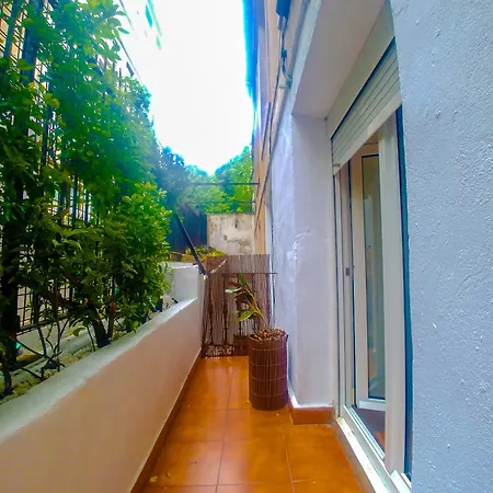 Donostia, A Pocos Pasos De La Playa De La Concha. San Sebastian